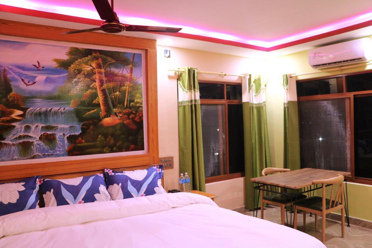Hotel National Park Sauraha- Homely Stay And Peaceful Location With Jungle Safari Arrangements Exterior foto