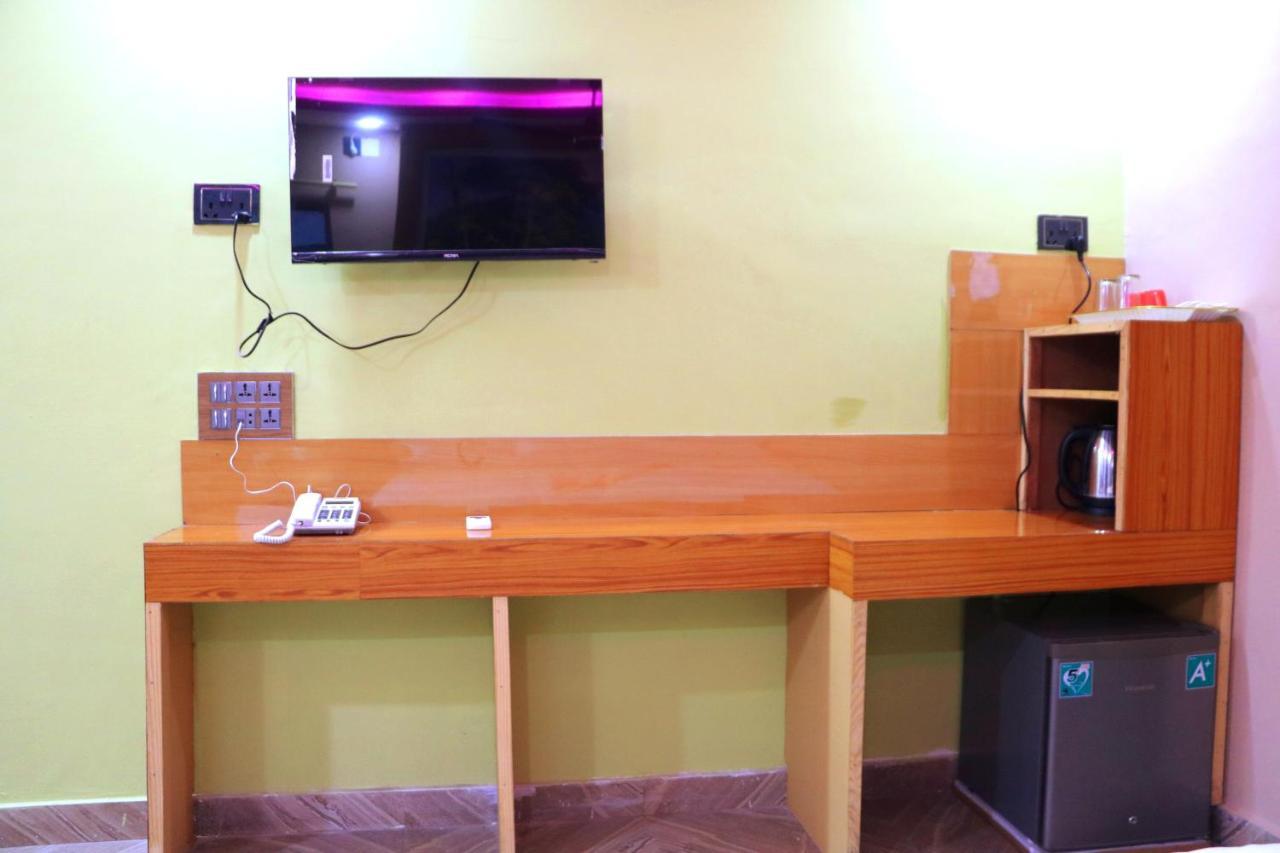 Hotel National Park Sauraha- Homely Stay And Peaceful Location With Jungle Safari Arrangements Exterior foto