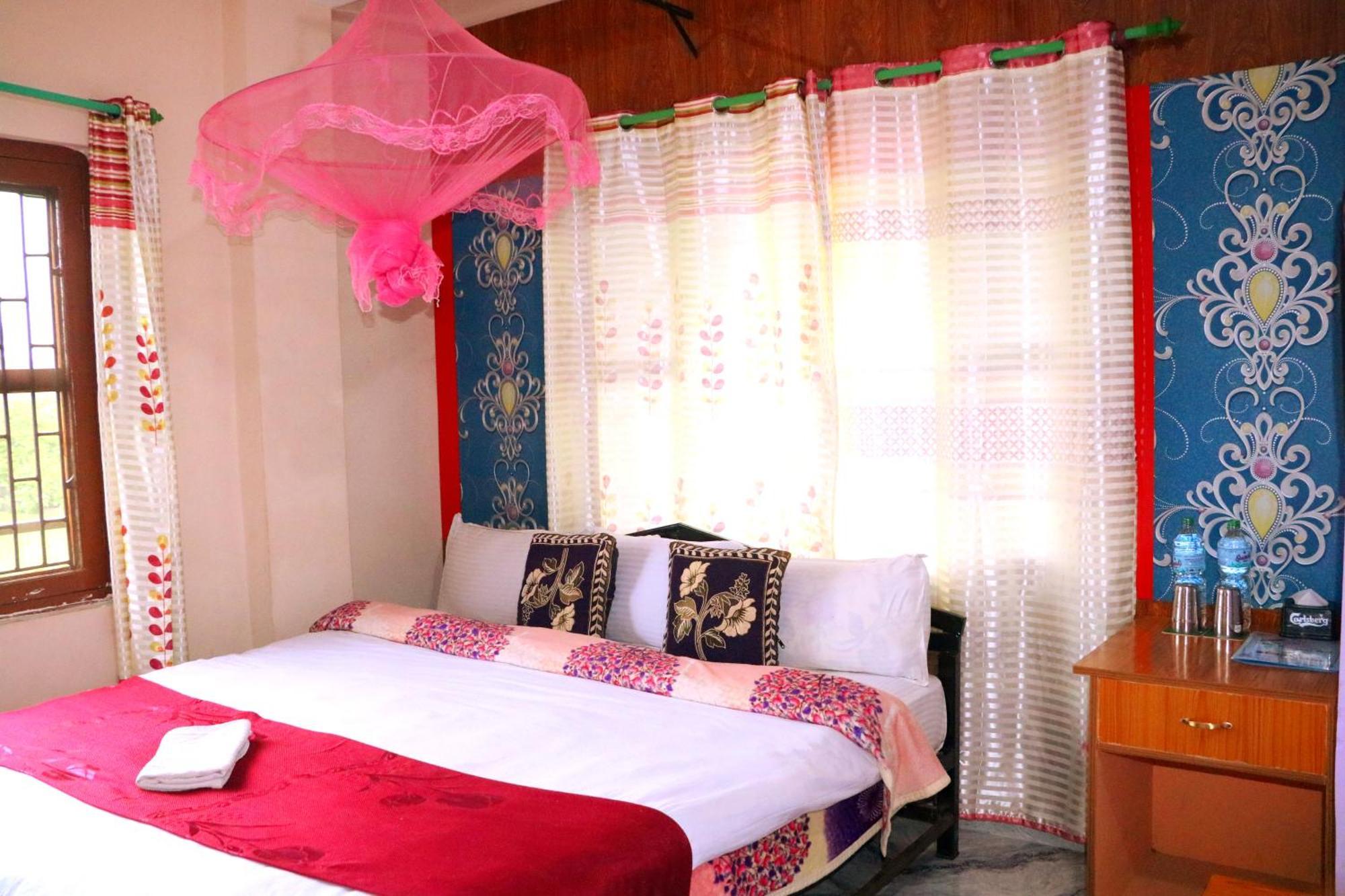 Hotel National Park Sauraha- Homely Stay And Peaceful Location With Jungle Safari Arrangements Exterior foto